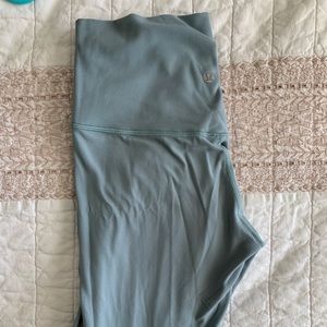 Blue cast 25 in inseam size 6 leggings